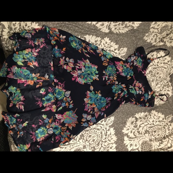 Spaghetti strap flowy flower print kismet dress - Picture 2 of 4